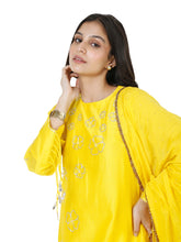 Load image into Gallery viewer, Yellow Pita Straight Kurta Set