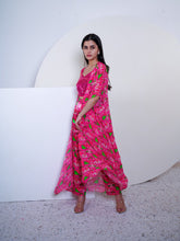 Load image into Gallery viewer, Straight Pants With Blouse And Cape