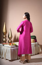 Load image into Gallery viewer, Pink Badla/Mukeish Kurta With Lumpi Pants
