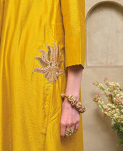 Load image into Gallery viewer, Mustard Lotus Pocket Kurta Set
