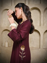 Load image into Gallery viewer, Dark Wine Antique Flower Pocket Kurta Set

