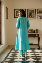 Load image into Gallery viewer, Turquoise Paisley Pocket Kurta Set
