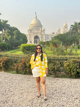 Load image into Gallery viewer, Yellow Summer Bloom Shirt
